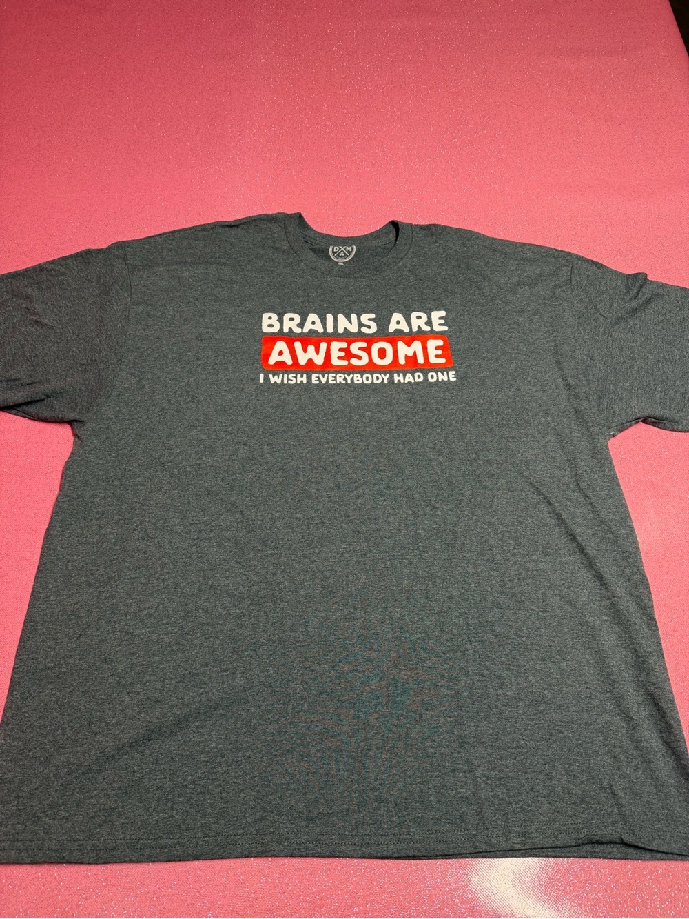 Dominique Dark Gray Short Sleeve Tee with Red Graphic